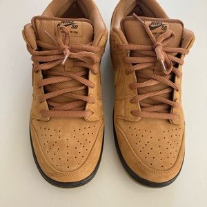 Nike SB Low NWOT NEVER WORN